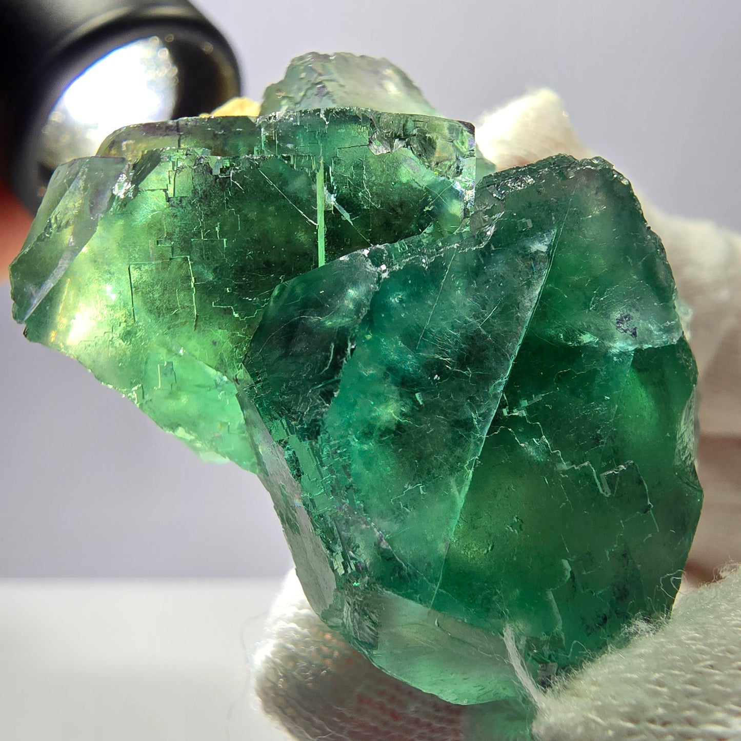 Rare spécimen de cube de fluorite fantôme, parqueté vert Okorusu, Namibie, 45 x 35 x 23 mm