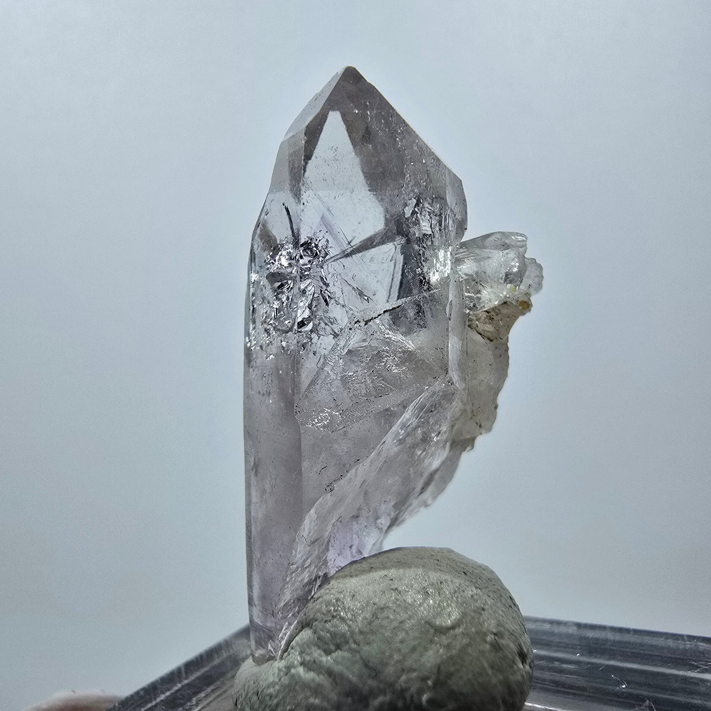 Pointe d'améthyste fantôme de Goboboseb, Namibie, 33 x 17 x 11 mm
