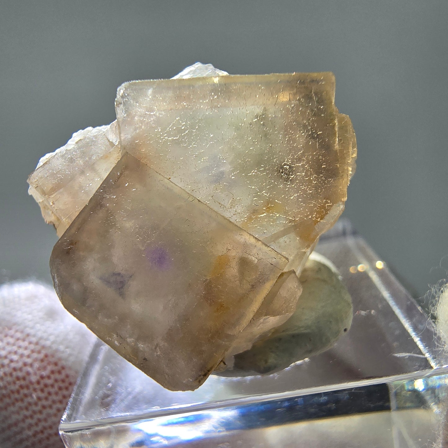 Seltene UV Phantom Fluorit Würfel Stufe lila gelb Brandberg, Namibia 21*21*12mm