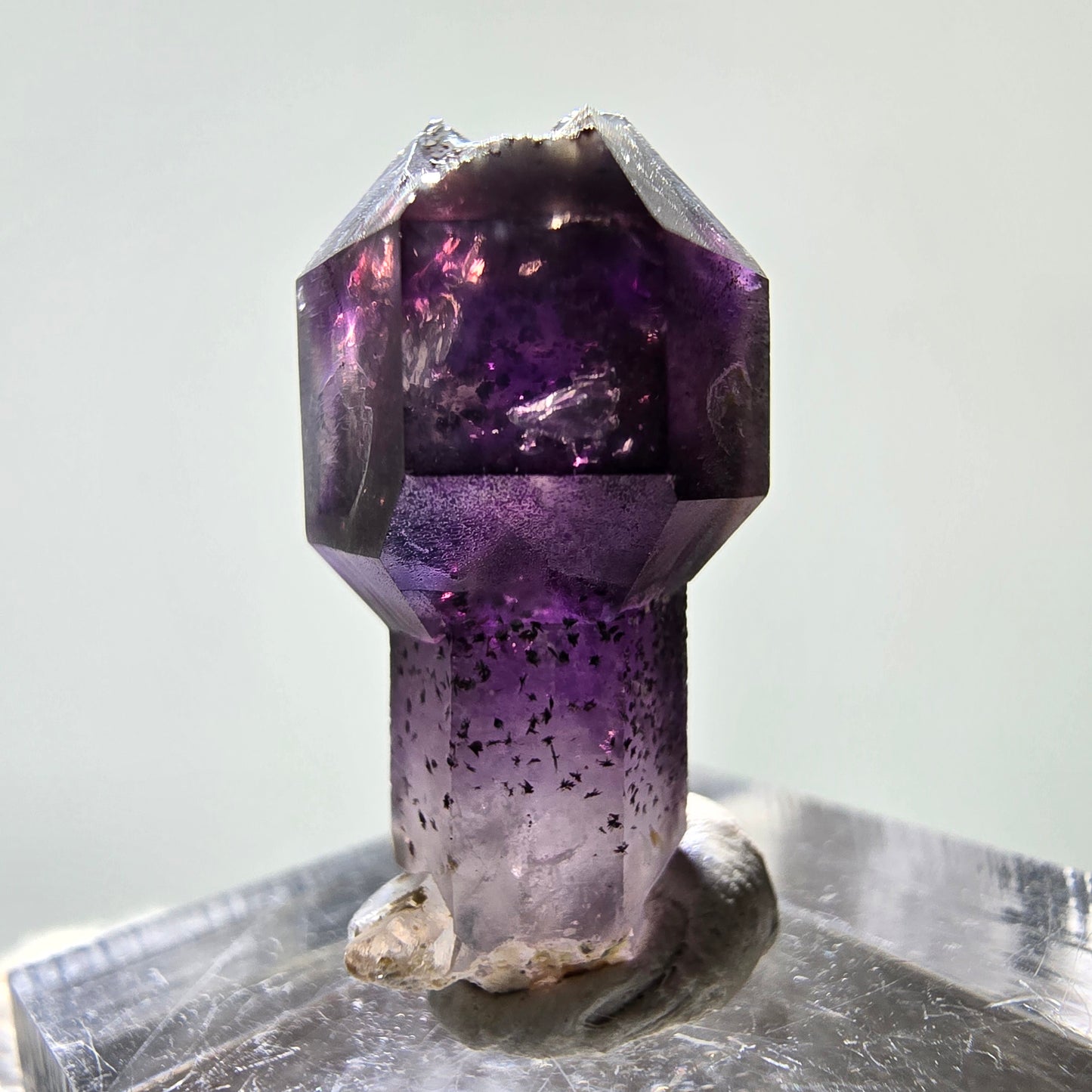 Améthyste fantôme rare, pointe de sceptre Brandberg, Namibie, 26 x 15 x 11 mm