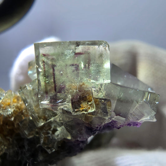 Spécimen de cube de fluorite fantôme double face vert violet jaune Okorusu Namibie 72 x 64 x 33 mm