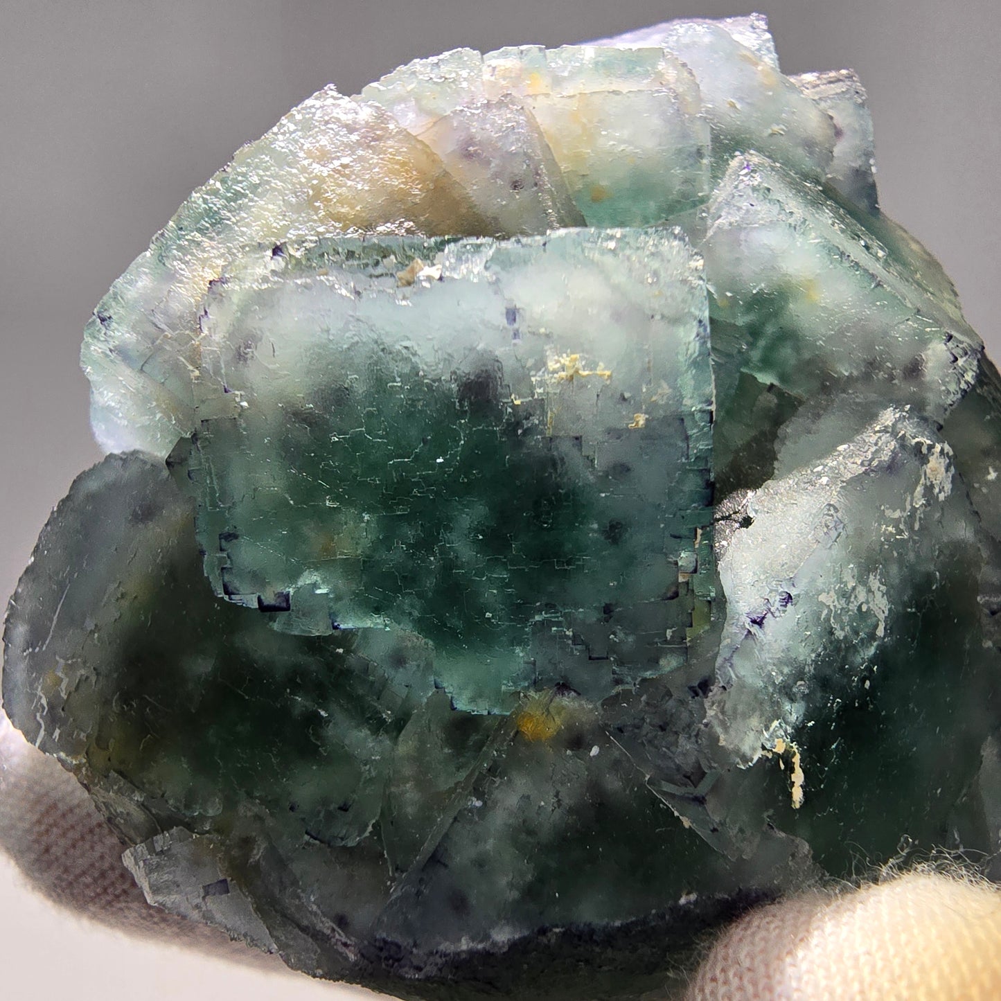 Seltene Phantom Fluorit Würfel Stufe grün lila zonar Okorusu, Namibia 75*69*44mm