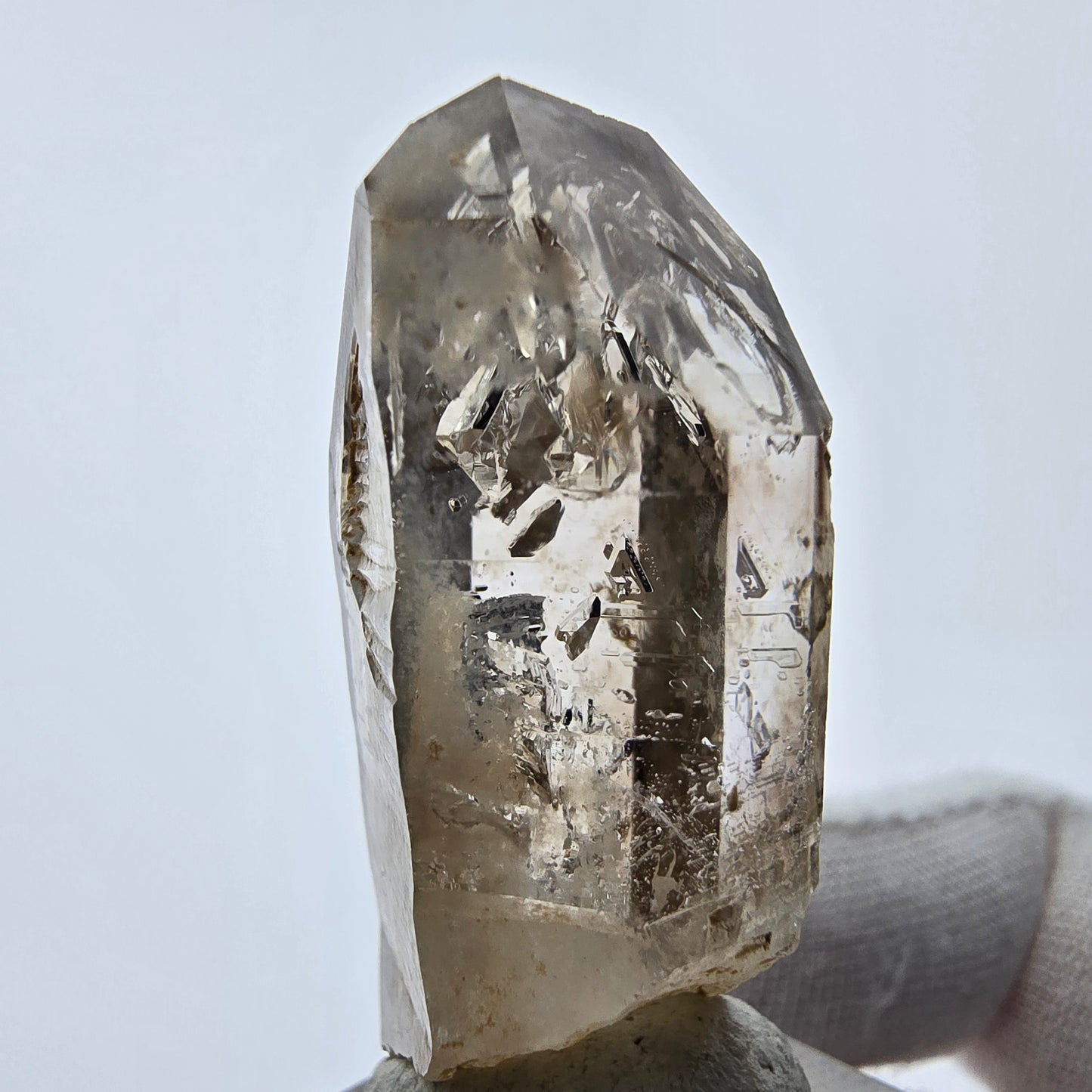 Rare Enhydro Phantom Smoky Quartz Point 3x Bubble Goboboseb, Namibie 45*21*14mm