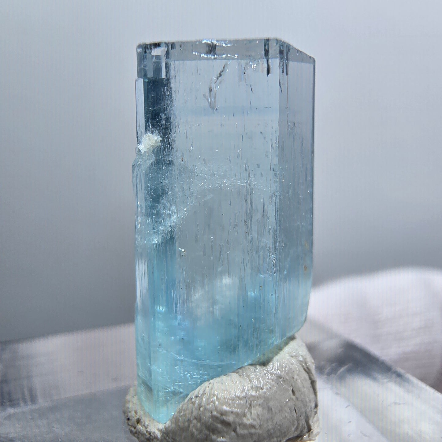 Cristal d'aigue-marine X clair rare Erongo, Namibie 21*11*7mm