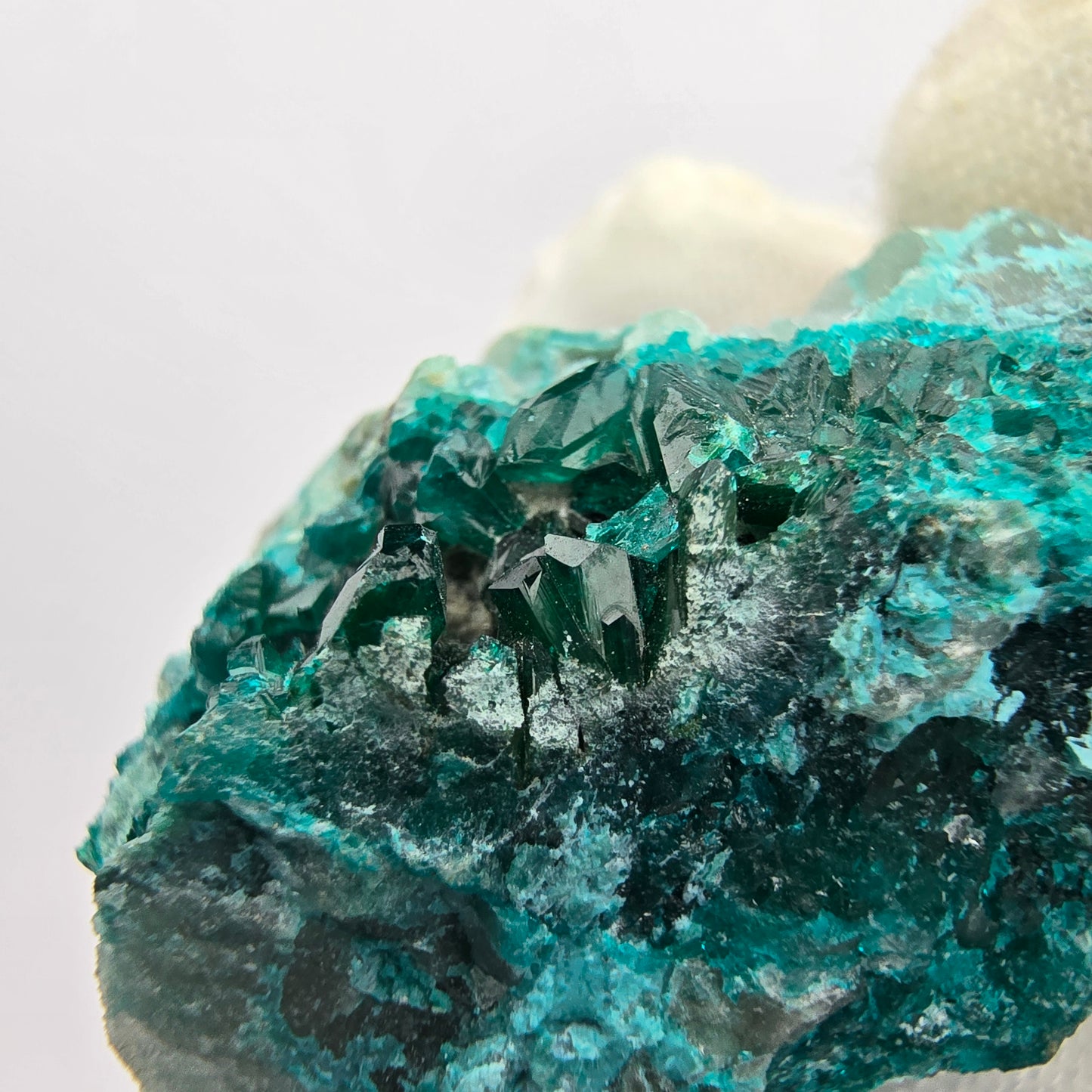 Dioptase rare sur le stade Marix Kaokoveld, Namibie 36*20*18mm Collection de minéraux