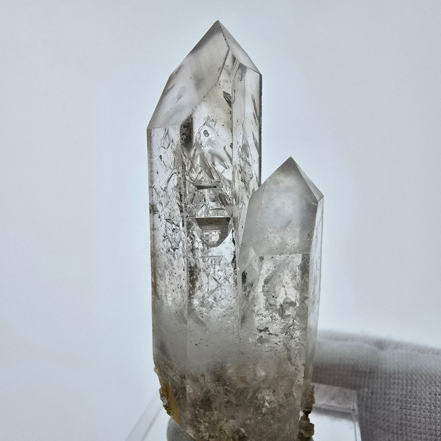 Enhydro Phantom Smoky Quartz Points 2x Bubble Goboboseb, Namibie 52*19*15mm