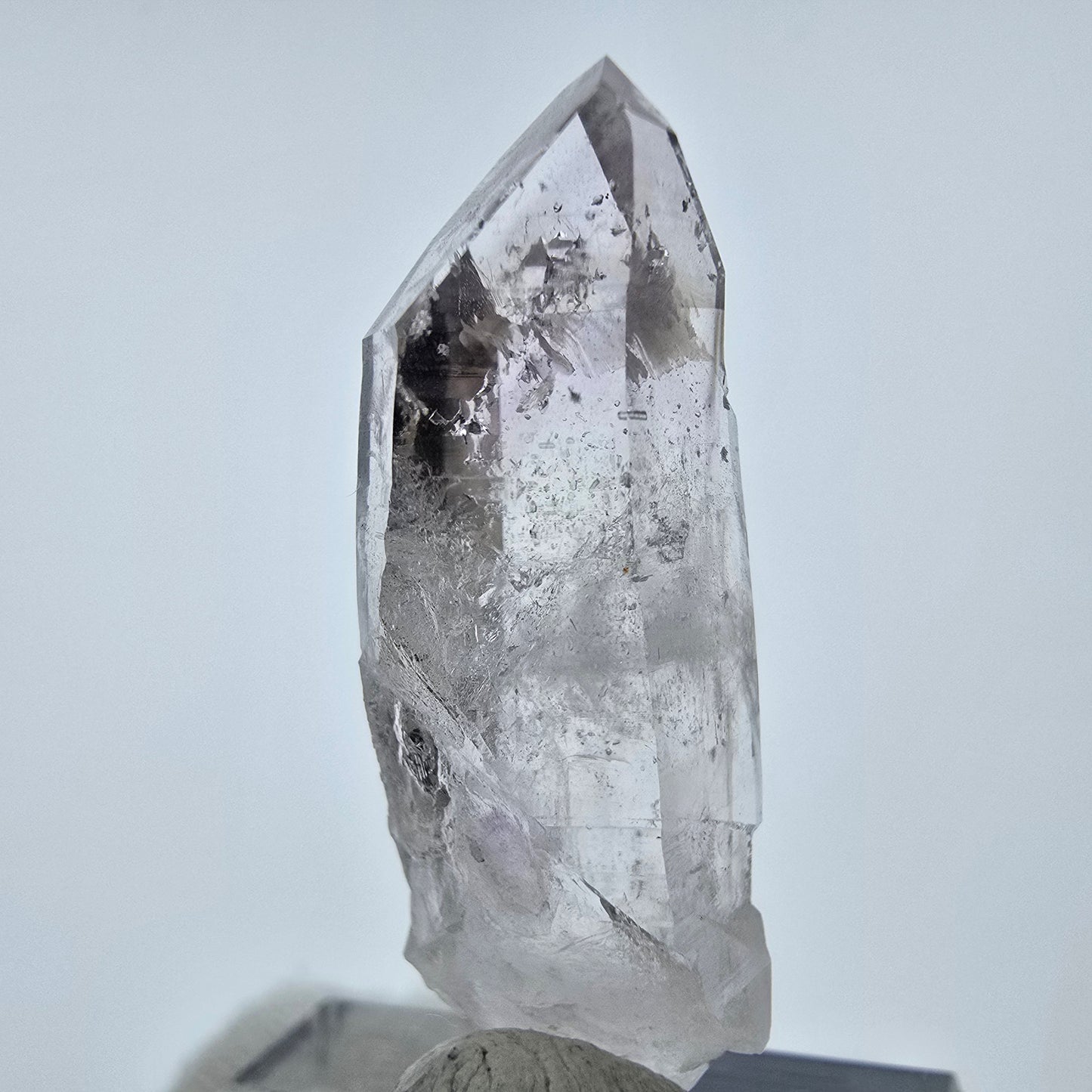 Cristal d'améthyste hématite fantôme Streep Mine, Goboboseb, Namibie 36 x 12 x 9 mm