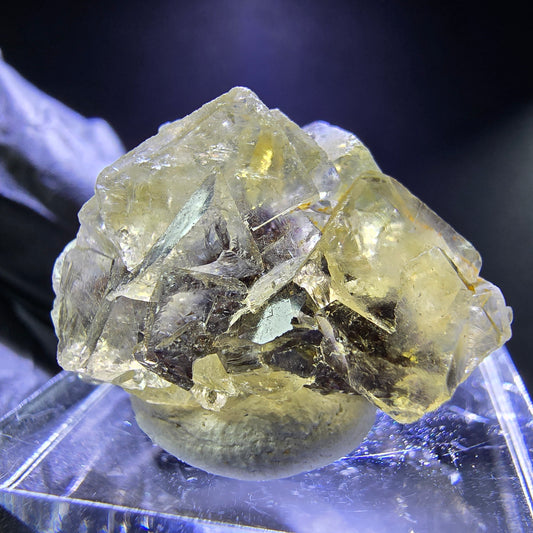 Rare Honey Pocket Phantom Fluorite XX Cube Grade 25*17*15mm Okorusu, Namibie