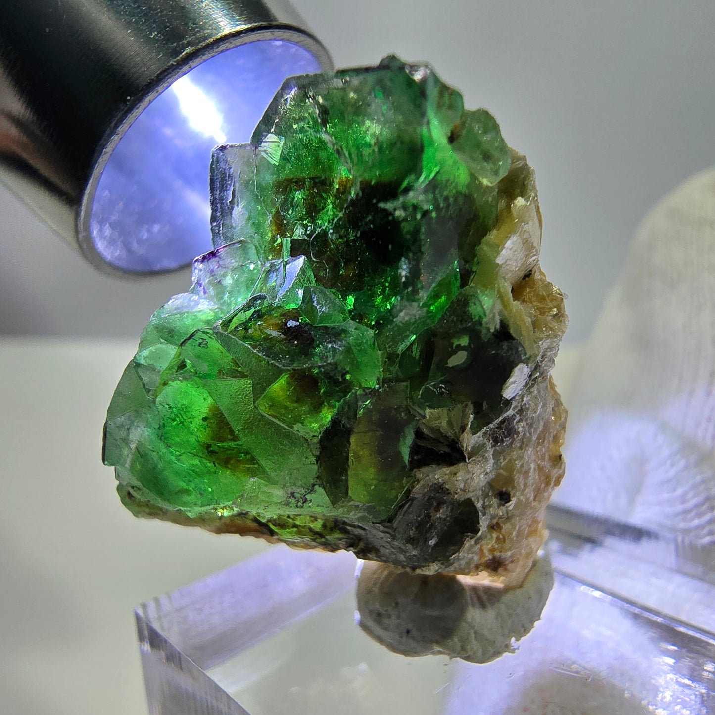 Cube de fluorite fantôme zonal, tourmaline hyalite muscovite Schörl, Erongo, Namibie 24 x 22 x 11 mm