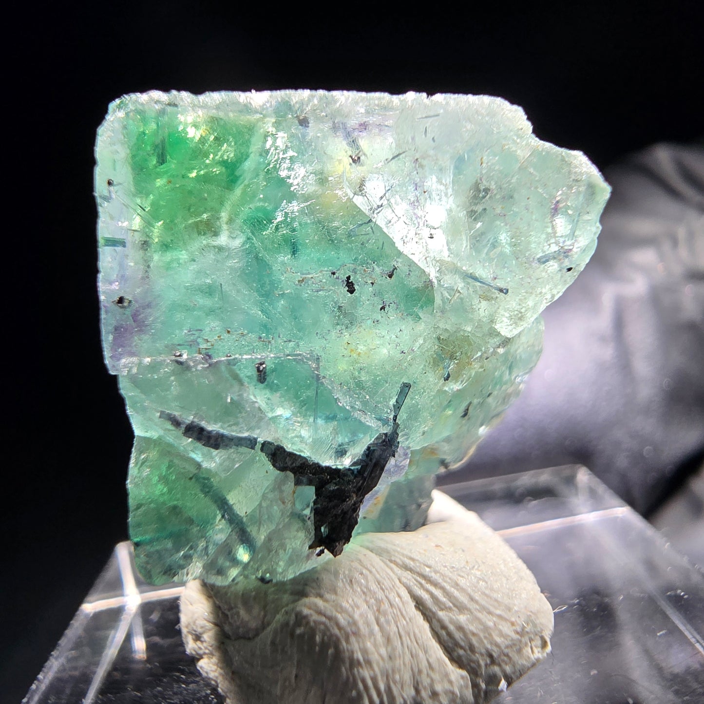 Phantom Fluorit Würfel mit Schörl Turmalin Erongo, Namibia 20*18*15mm Sammlung