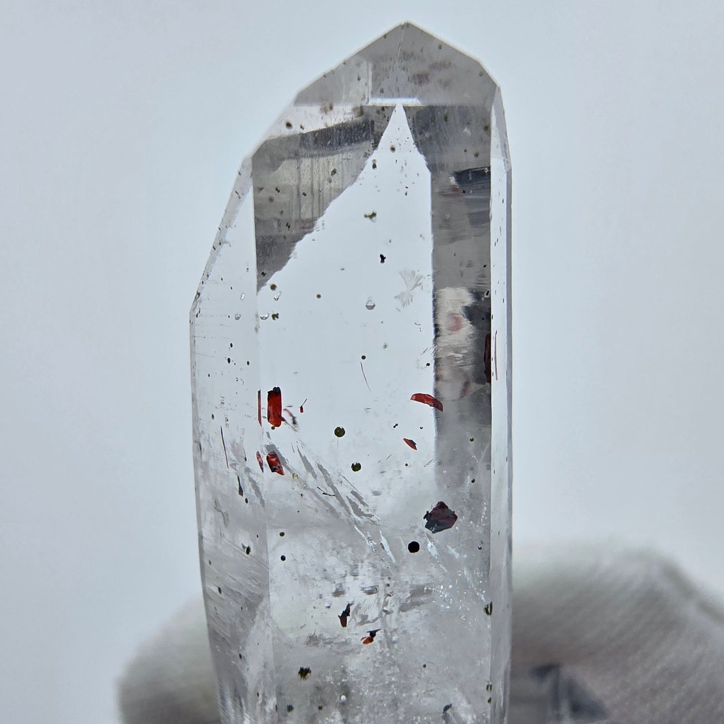 Klarer Harlekin Phantom Quarz Kristall Streep Mine, Goboboseb, Namibia 33*12*8mm