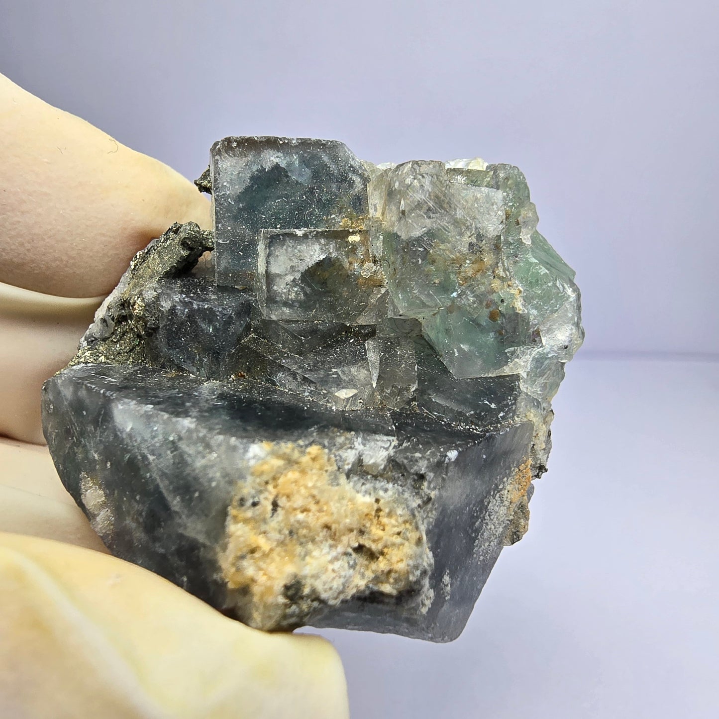 Klare Fluorit Würfel Stufe (mit Hämatit?) 42*33*25mm Unbekannt Sammlung