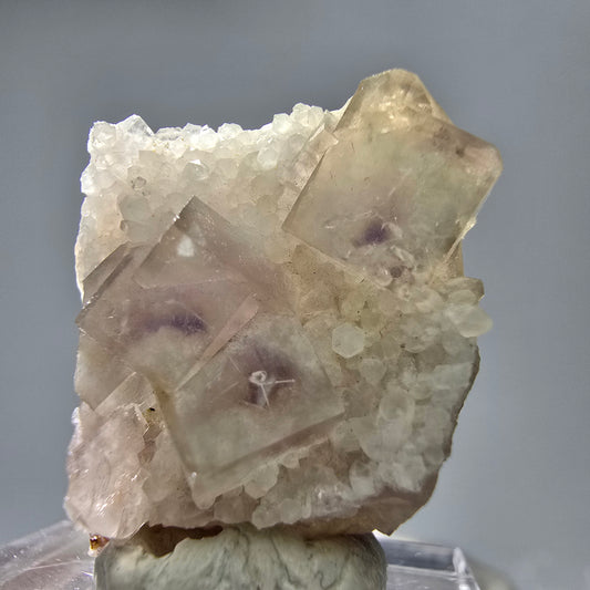 Seltene UV Phantom Fluorit Würfel, Quarz Stufe Brandberg, Namibia 30*25*15mm