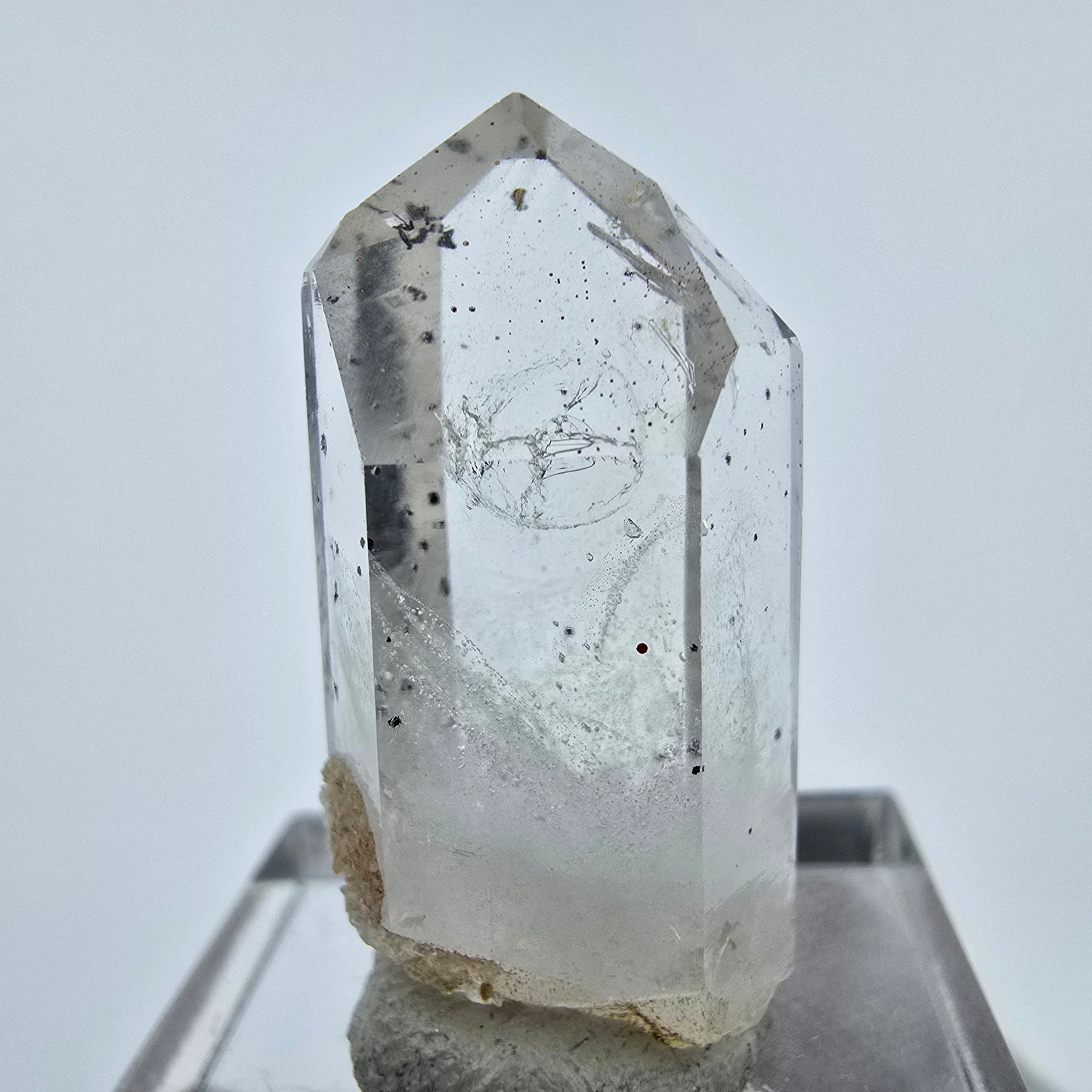 Cristal de quartz hématite fantôme transparent, Streep Mine, Goboboseb, Namibie, 39 x 14 x 13 mm