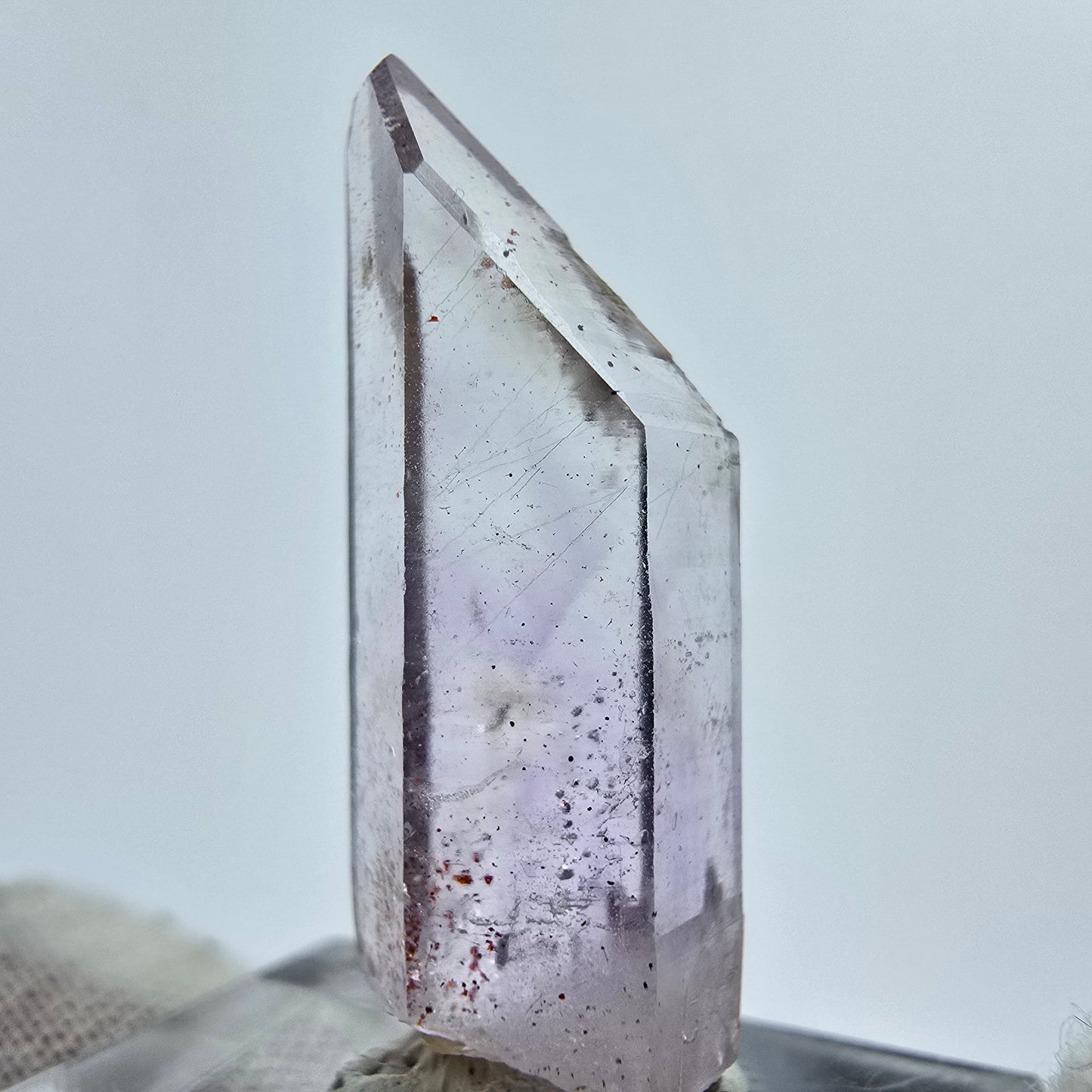 Harlekin Phantom Amethyst Kristall Goboboseb, Namibia 32*10*9mm Sammlung