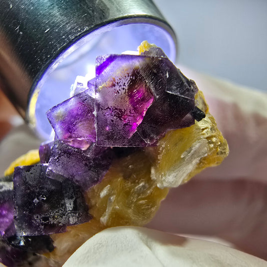 Bunte Phantom Fluorit Würfel, Muskovit Stufe Erongo, Namibia 27*16*13mm