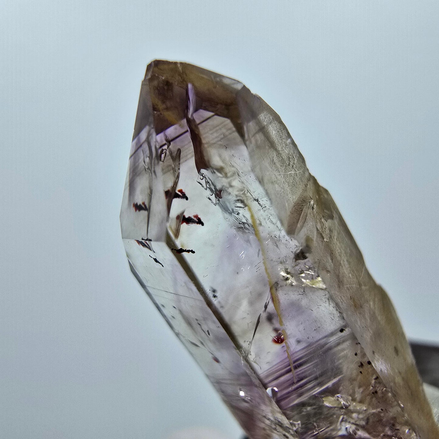 Améthyste fantôme Enhydro, mine d'hématite Streep, Goboboseb, Namibie, 32 x 11 x 11 mm