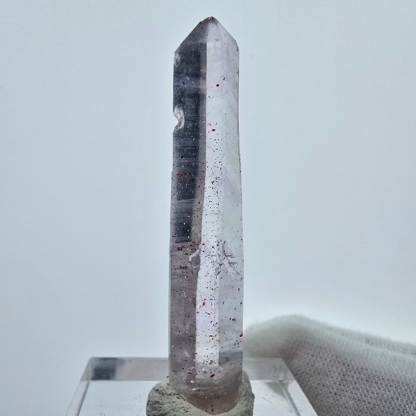 Phantom Amethyst Zepter Spitze aus Goboboseb, Namibia 43*8*5mm, Sammlung