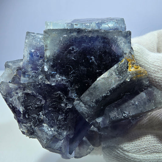 Spécimen de cube de fluorite fantôme, parqueté bleu violet Okorusu, Namibie 66*64*32 mm
