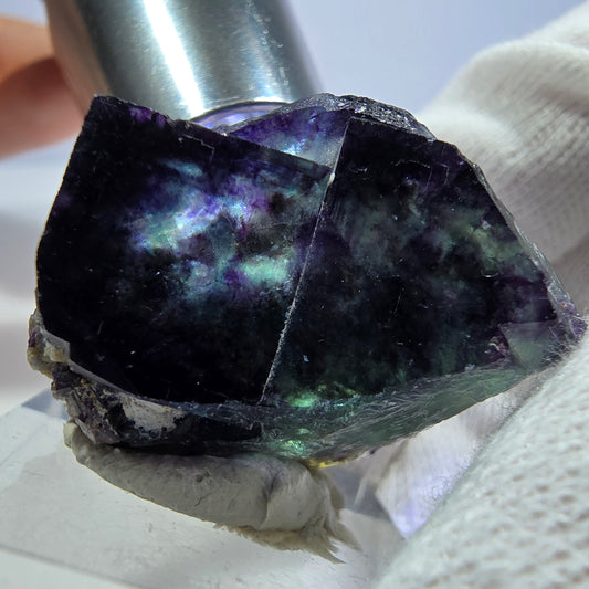 Spécimen rare de cube de fluorite fantôme, vert-violet zonal, Okorusu, Namibie, 33 x 27 x 21 mm