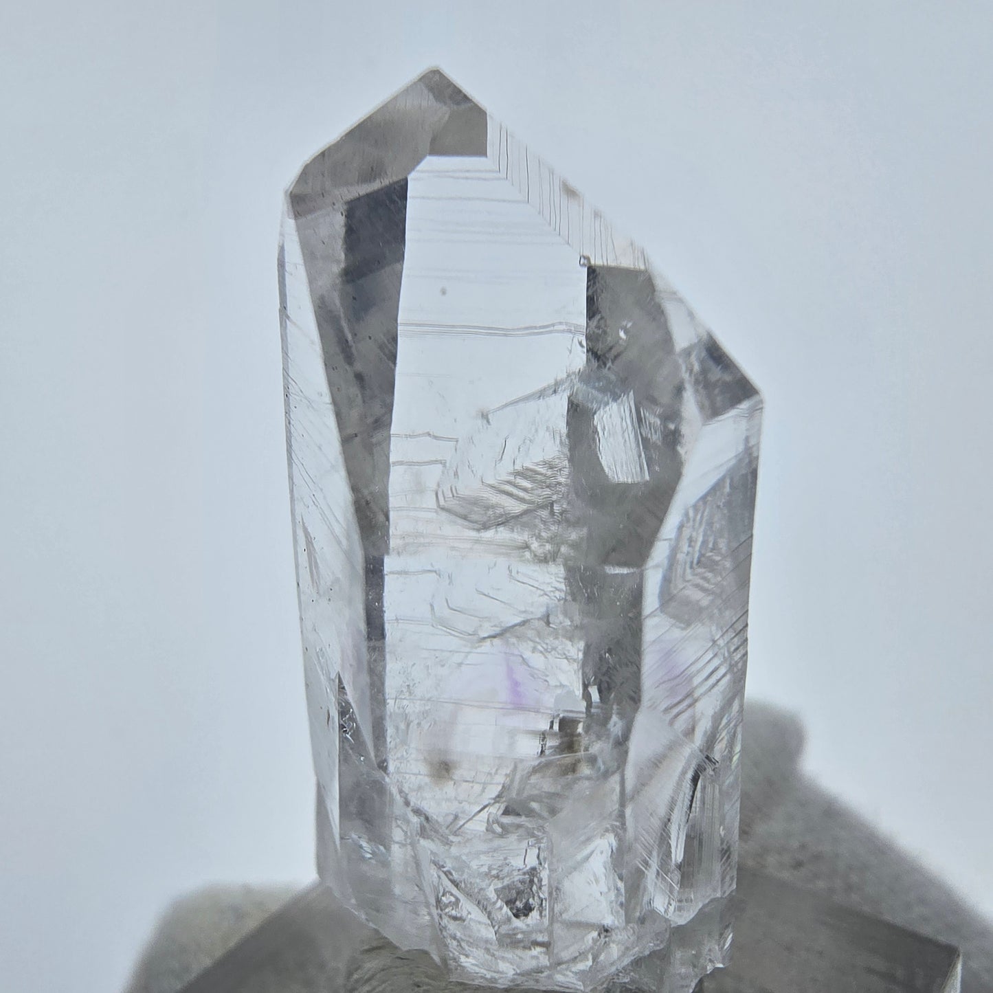 Klare Lemurian Phantom Quarz Spitze Streep Mine, Goboboseb, Namibia 40*18*12mm