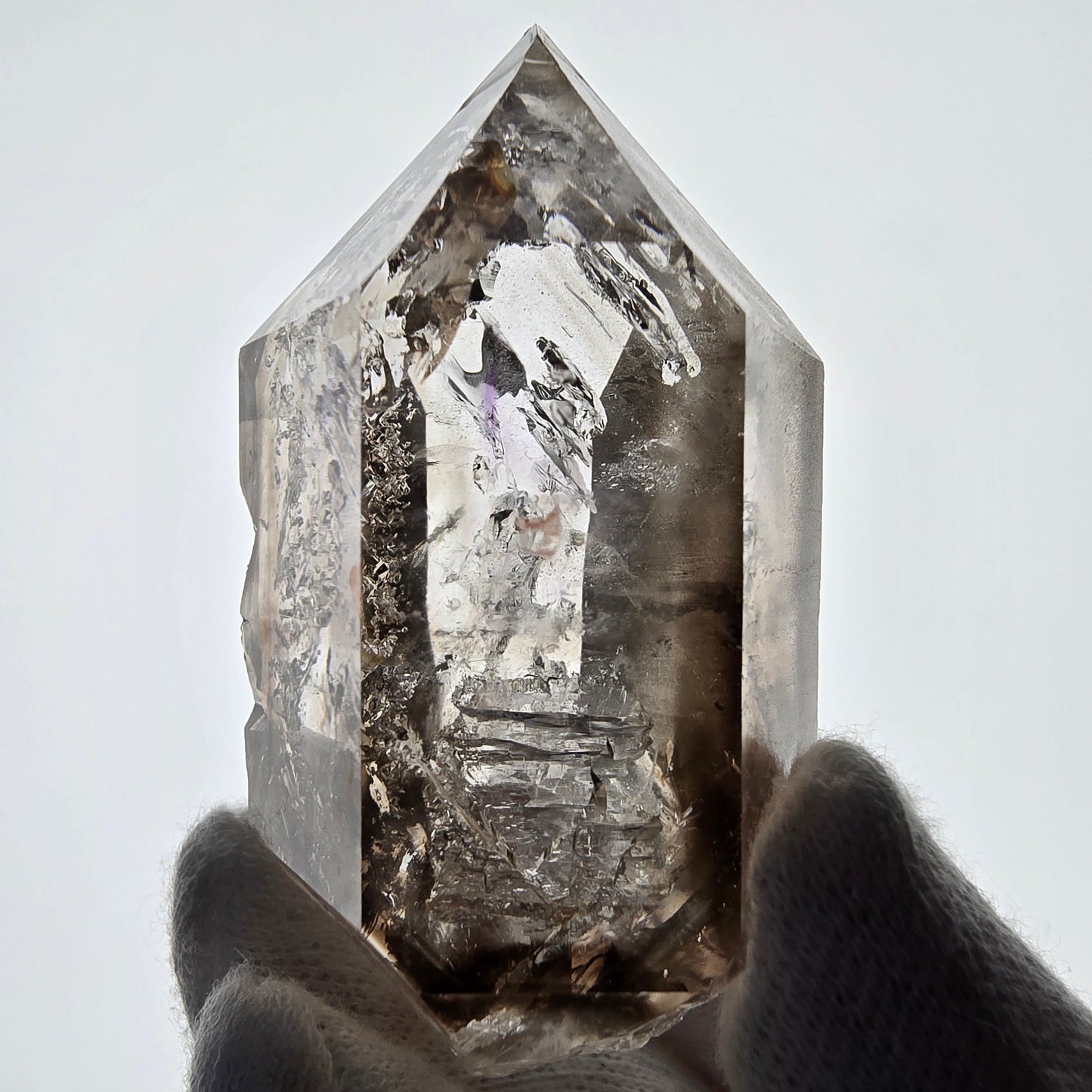 Sceptre DT en quartz fumé squelette Enhydro, poche Valentine en calcite UV, Namibie 71 x 43 x 31 mm