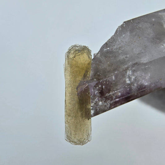 Phantom Amethyst Kristall mit Stilbit Goboboseb, Namibia 45*15*13mm Sammlung