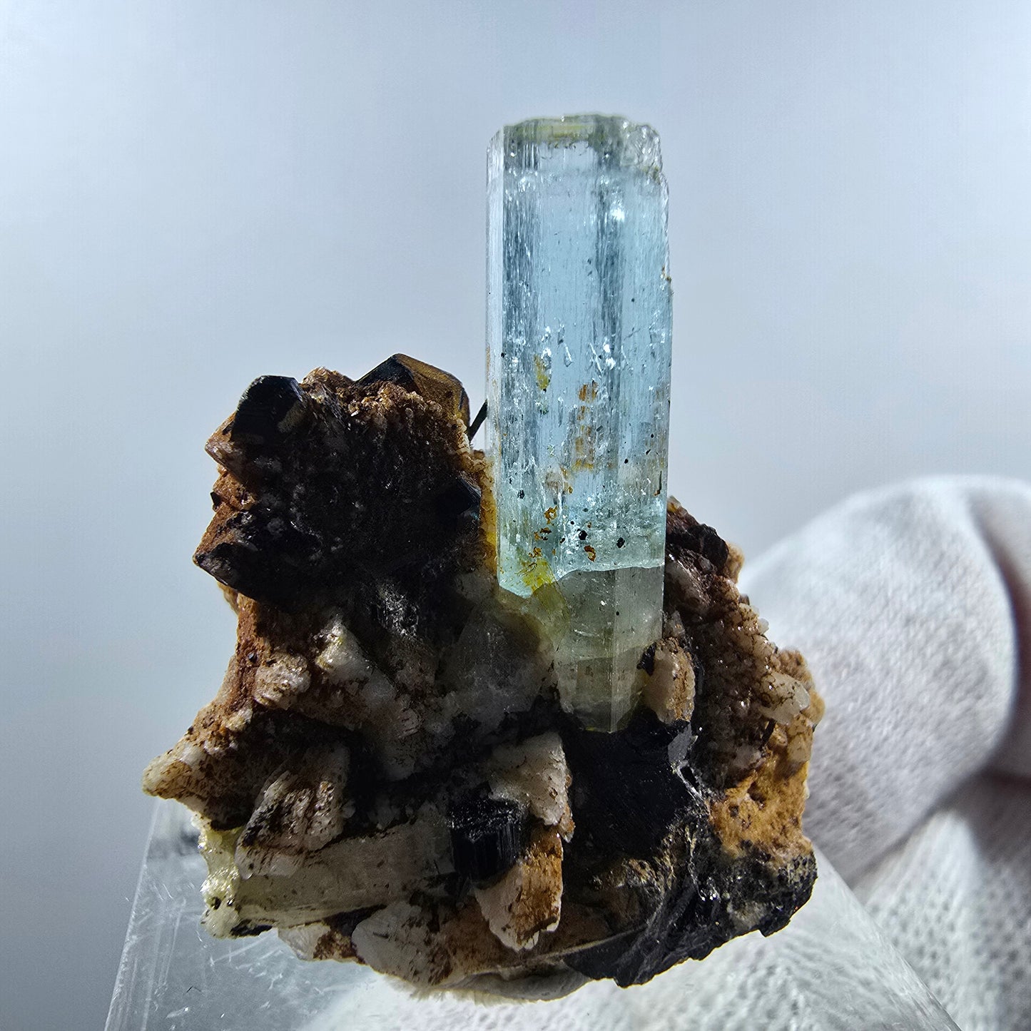 Aigue-marine Setlene, tourmaline Schorl sur matrice, spécimen d'Erongo, Namibie, 30 x 27 x 21 mm