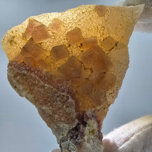 Fluorit Würfel gestuft, gelb rosa auf Quarz Stufe Omehane, Namibia 75*67*23mm