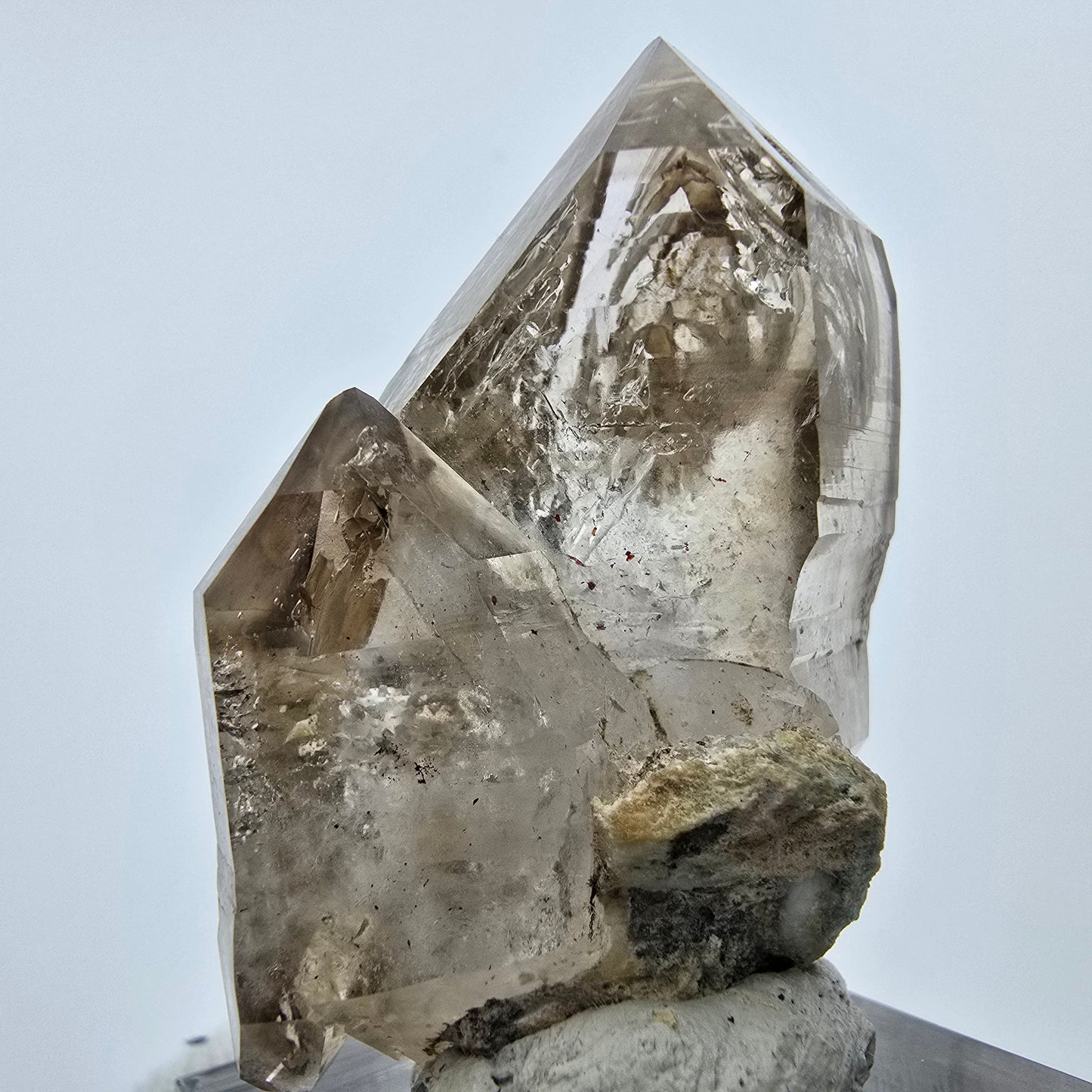 Enhydro Phantom Rauchquarz Fenster Zepter, 1x Blase Goboboseb Namibia 44*29*21mm