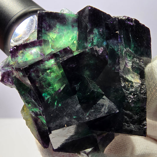 Rare spécimen de cube de fluorite fantôme, parqueté zonal Okorusu Namibie 70*51*43mm