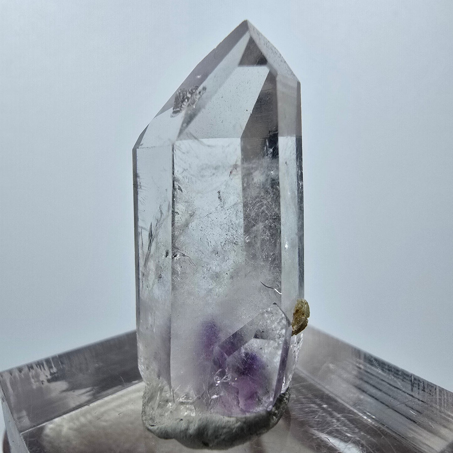 Améthyste fantôme avec hématite, mine Streep, Goboboseb, Namibie, 30 x 15 x 10 mm