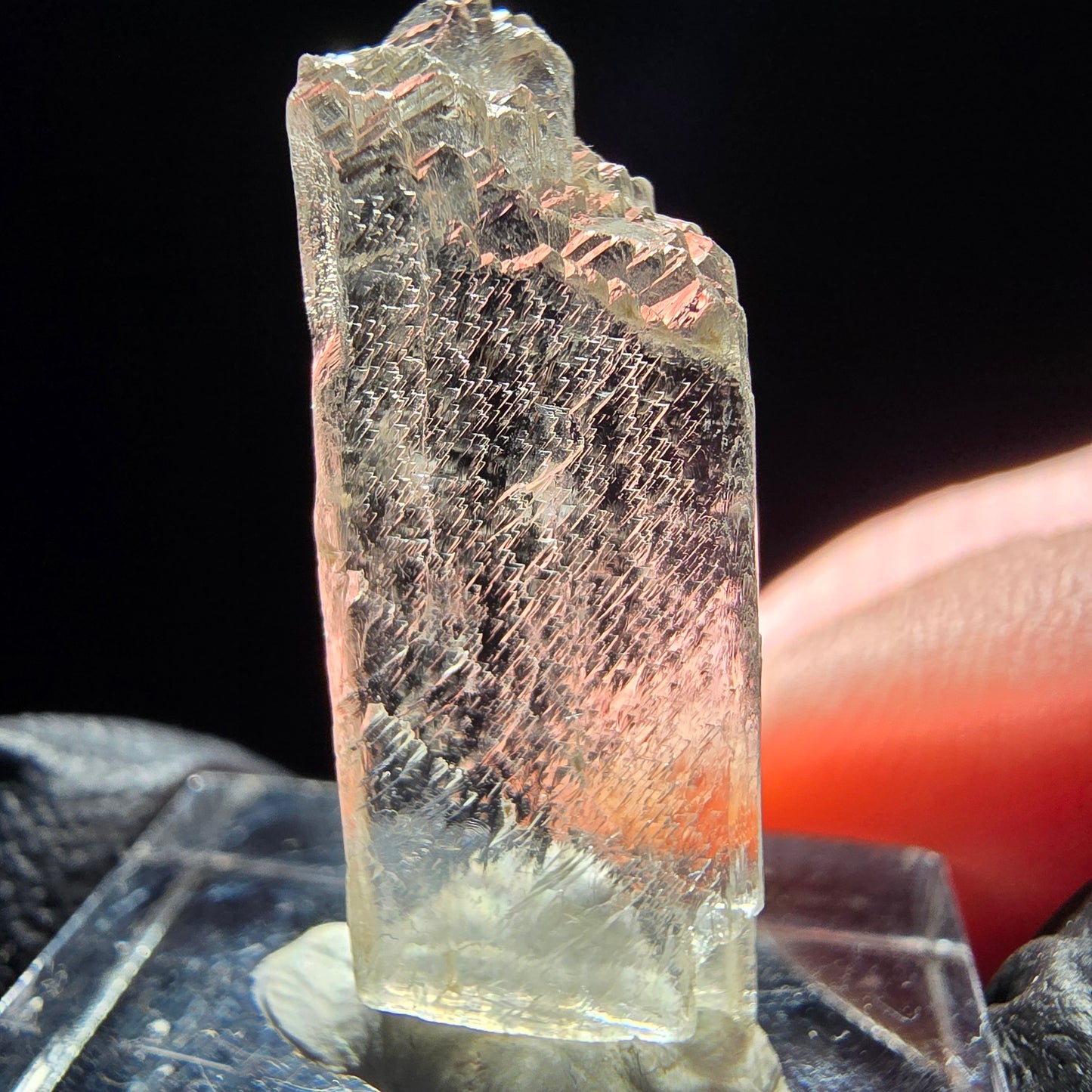 Seltener Kunzit X Spodumen Kristall weiß UV Mineral 28*10*7mm aus Brasilien