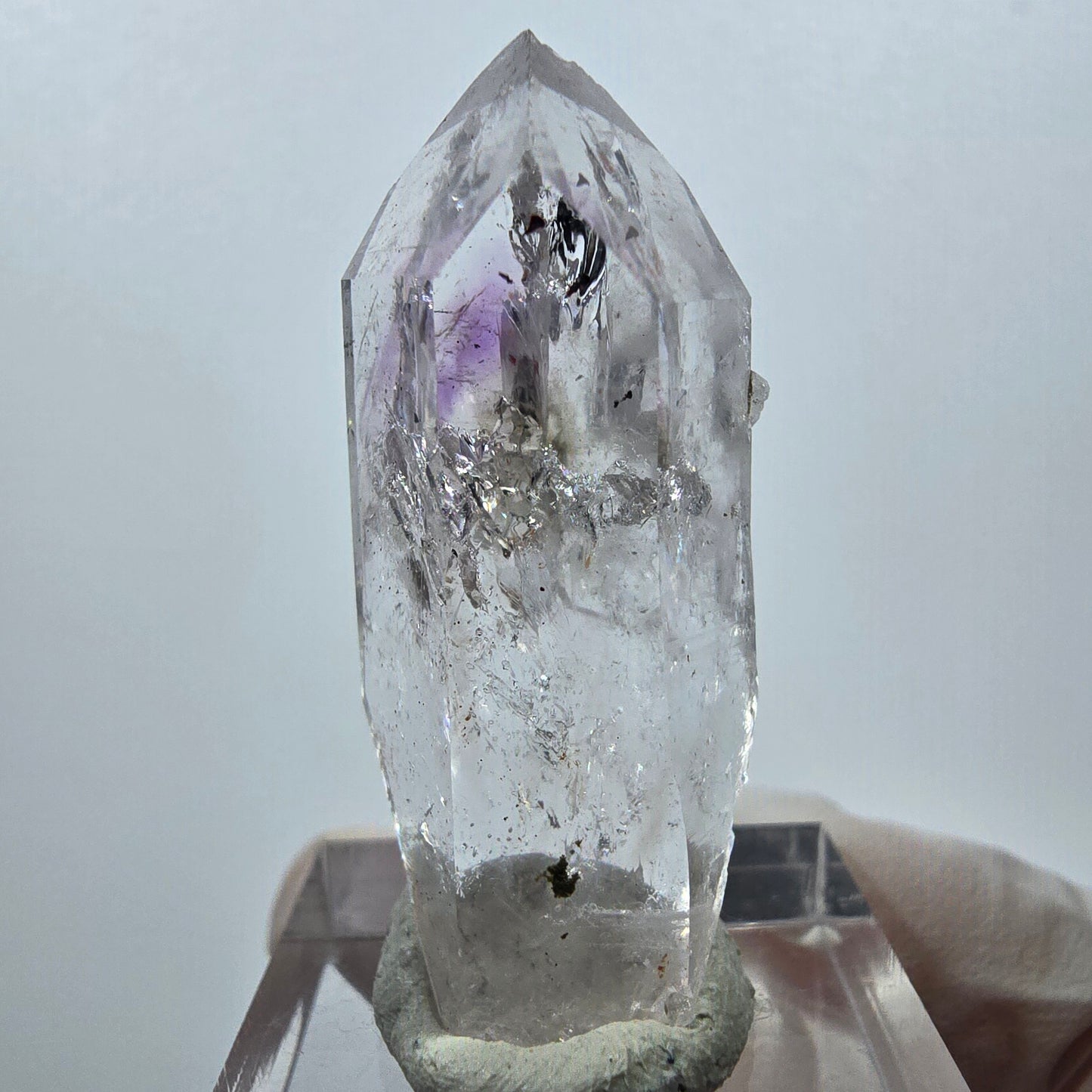 Améthyste fantôme Harlequin avec hématite, mine Streep, Goboboseb, Namibie, 42 x 18 x 16 mm