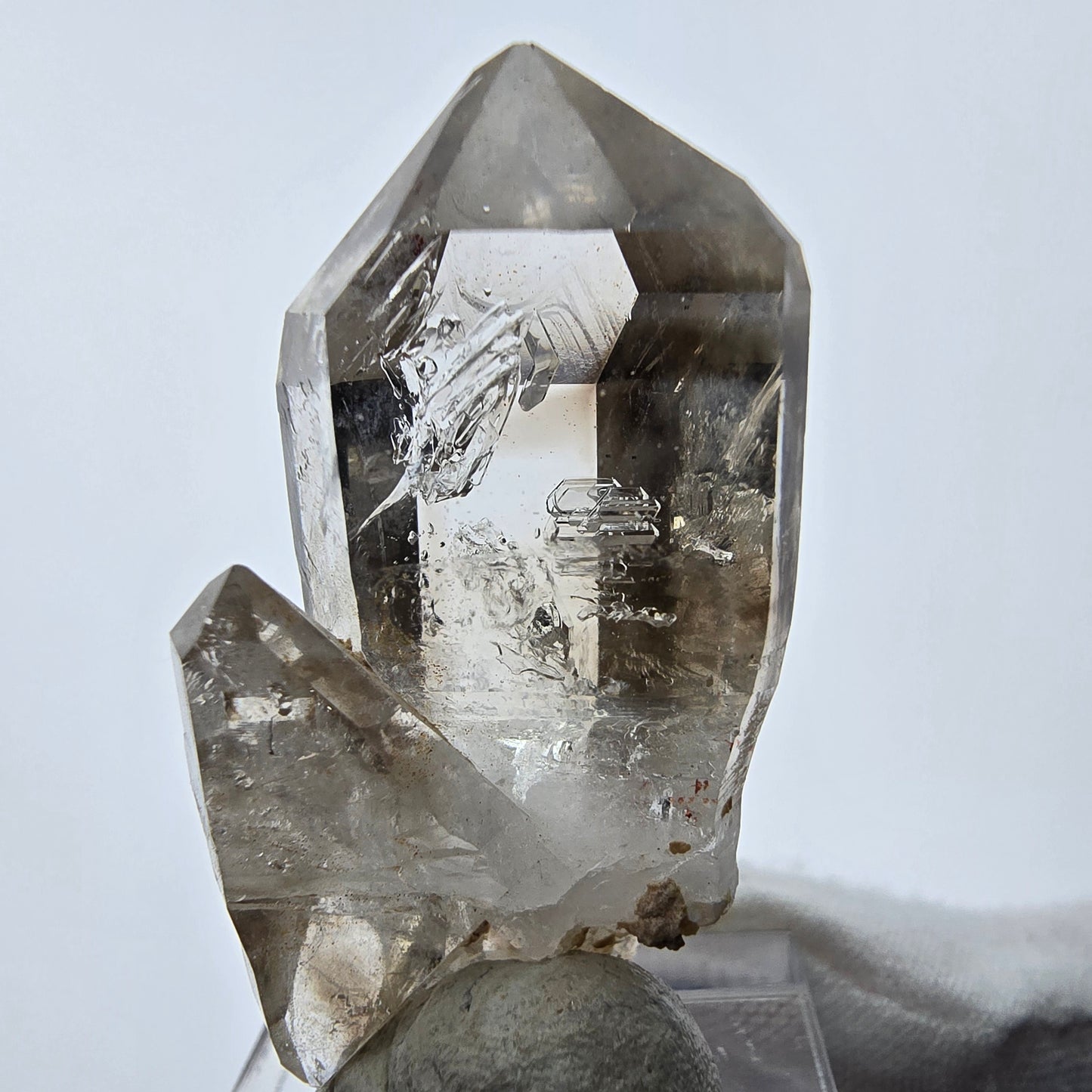 Enhydro Phantom Rauchquarz Doppelender 1x Blase Goboboseb, Namibia 46*21*20mm