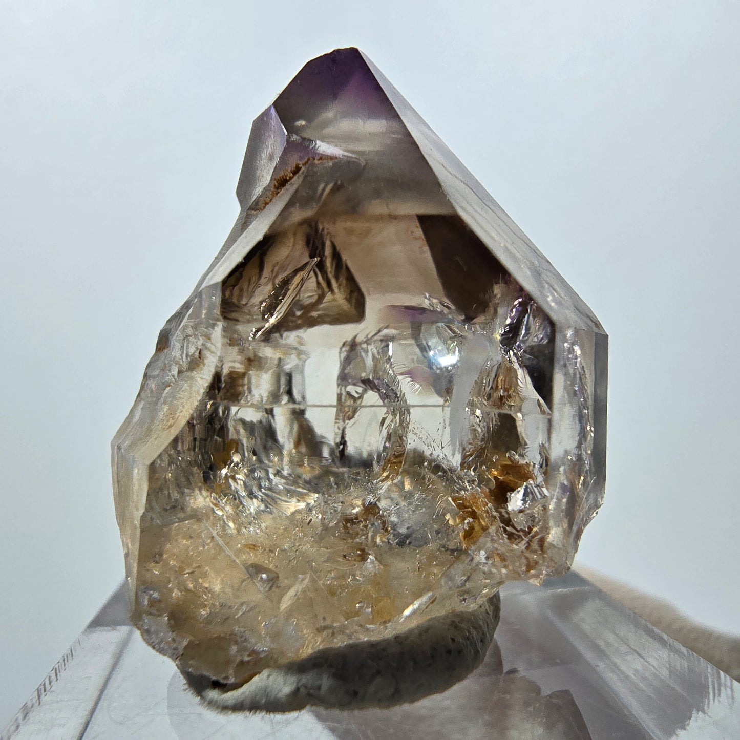 Pointe de sceptre en améthyste fantôme de Goboboseb, Namibie, 30 x 24 x 19 mm