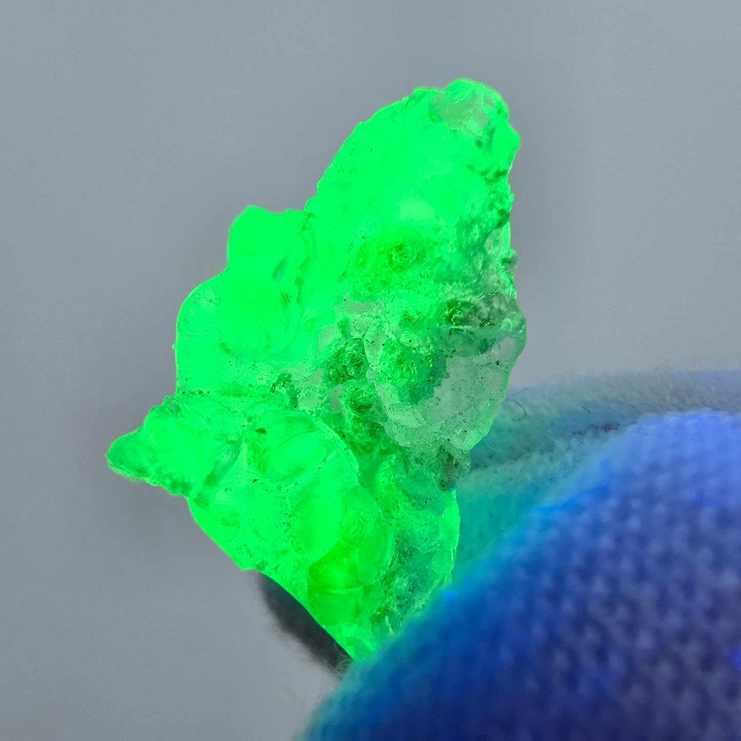 Seltene Hyalit, UV Opal Stufe Erongo, Namibia 16*12*7mm Mineraliensammlung