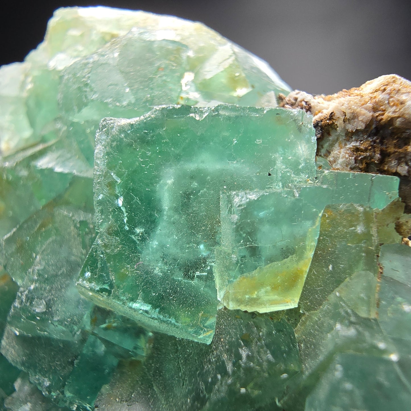 Cube de fluorite fantôme transparent, vert Okorusu, Collection namibie 68x51x17mm