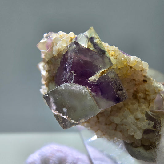 Seltene UV Phantom Fluorit Würfel, Quarz Stufe Brandberg, Namibia 30*16*17mm