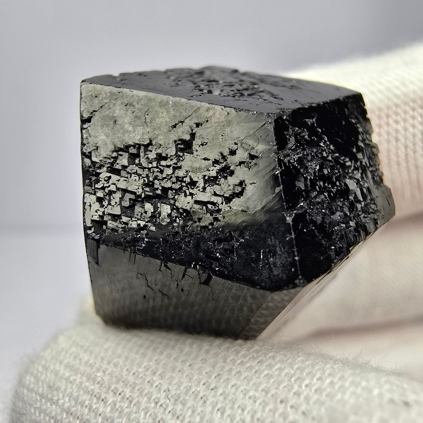 Symmetrischer Schörl Turmalin mit Hyalit Erongo, Namibia 26*23*20mm Sammlung