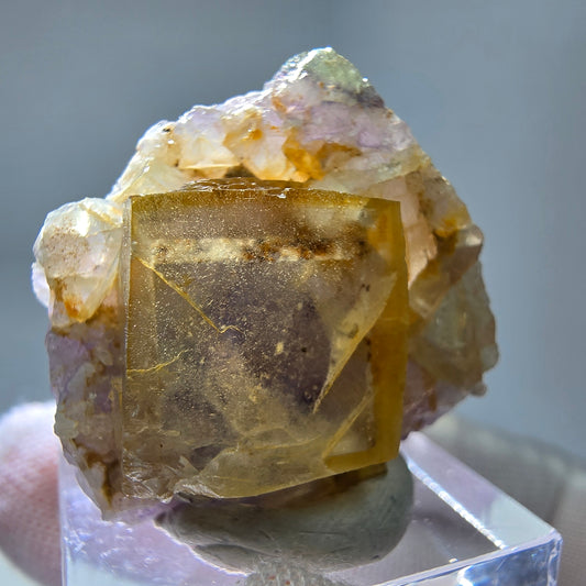 Seltene UV Phantom Fluorit Würfel Stufe lila gelb Brandberg, Namibia 30*27*14mm