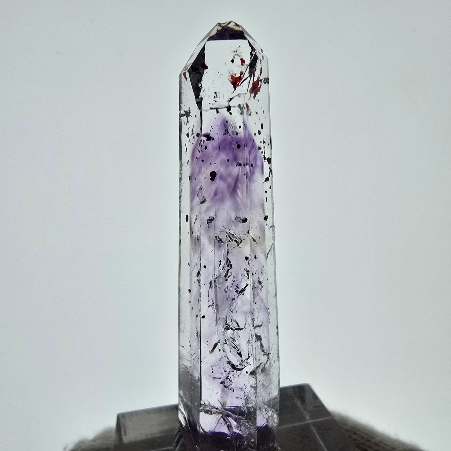 Mine d'améthyste Harlequin Phantom Point Streep, Goboboseb, Namibie, 50 x 11 x 10 mm