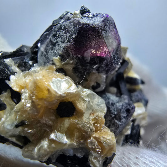 Bunte Phantom Fluorit Würfel Muskovit Schörl Turmalin Erongo, Namibia 39*26*21mm