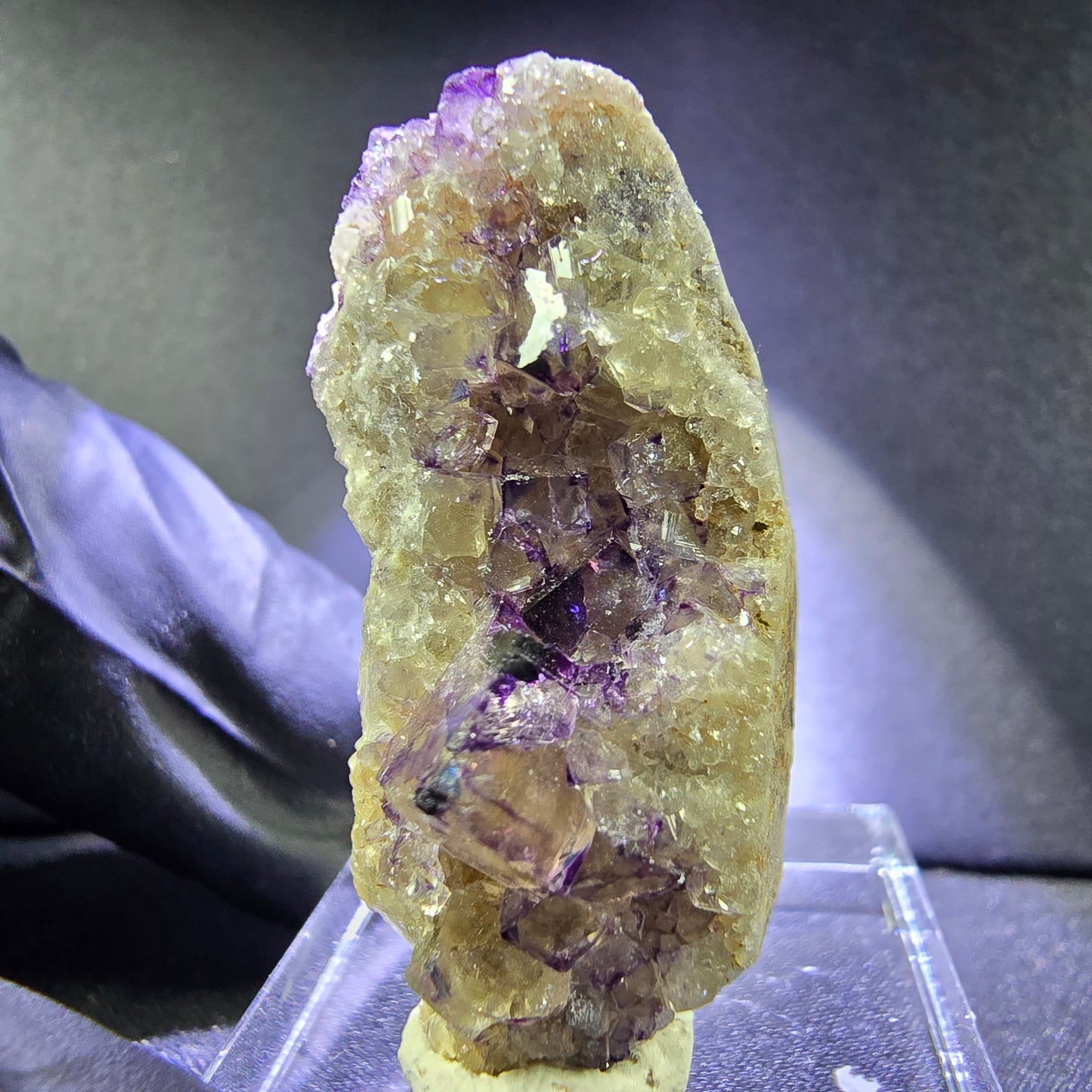 Klare zonare Fluorit Würfel Stufe lila weiß 36*17*10mm Okorusu, Namibia Sammlung