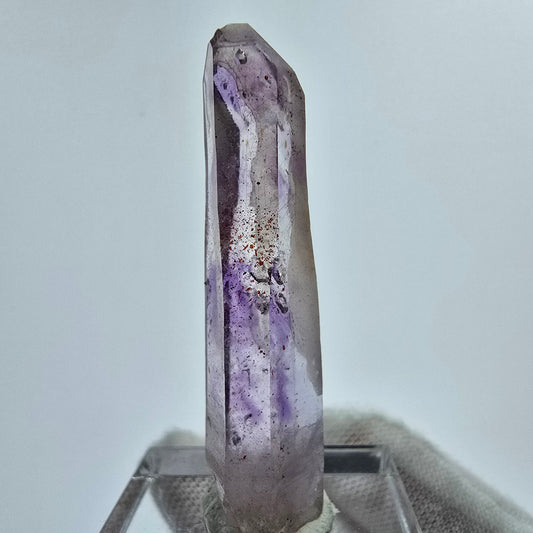 Sceptre d'améthyste fantôme avec Goboboseb en fer rouge, Namibie 44*11*9mm Collection