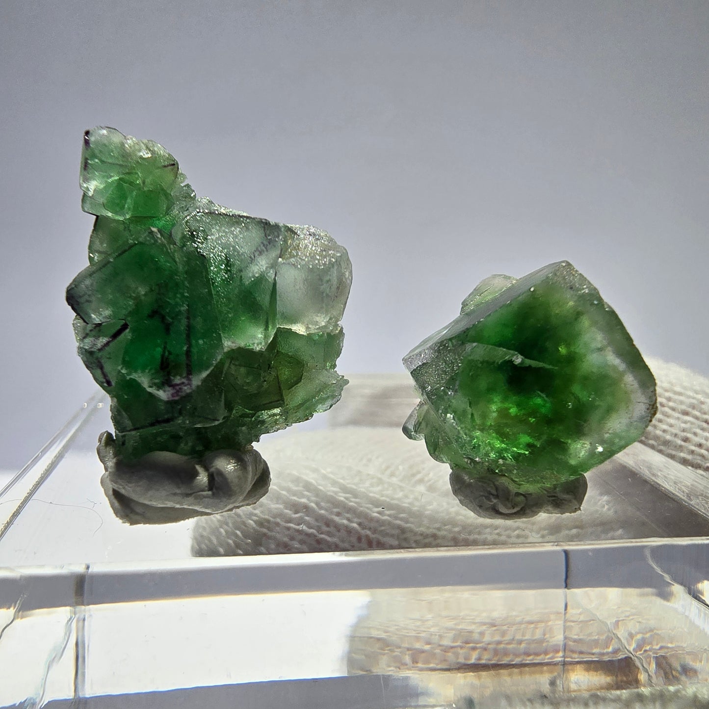 2er Set Phantom Fluorit Würfel, Muskovit Stufe Erongo, Namibia 22+14mm