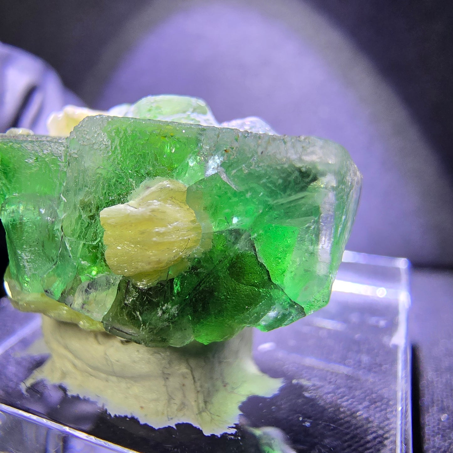 TOP Phantom Fluorit mit Muskovit grün 20*17*12mm Erongo, Namibia Sammlung
