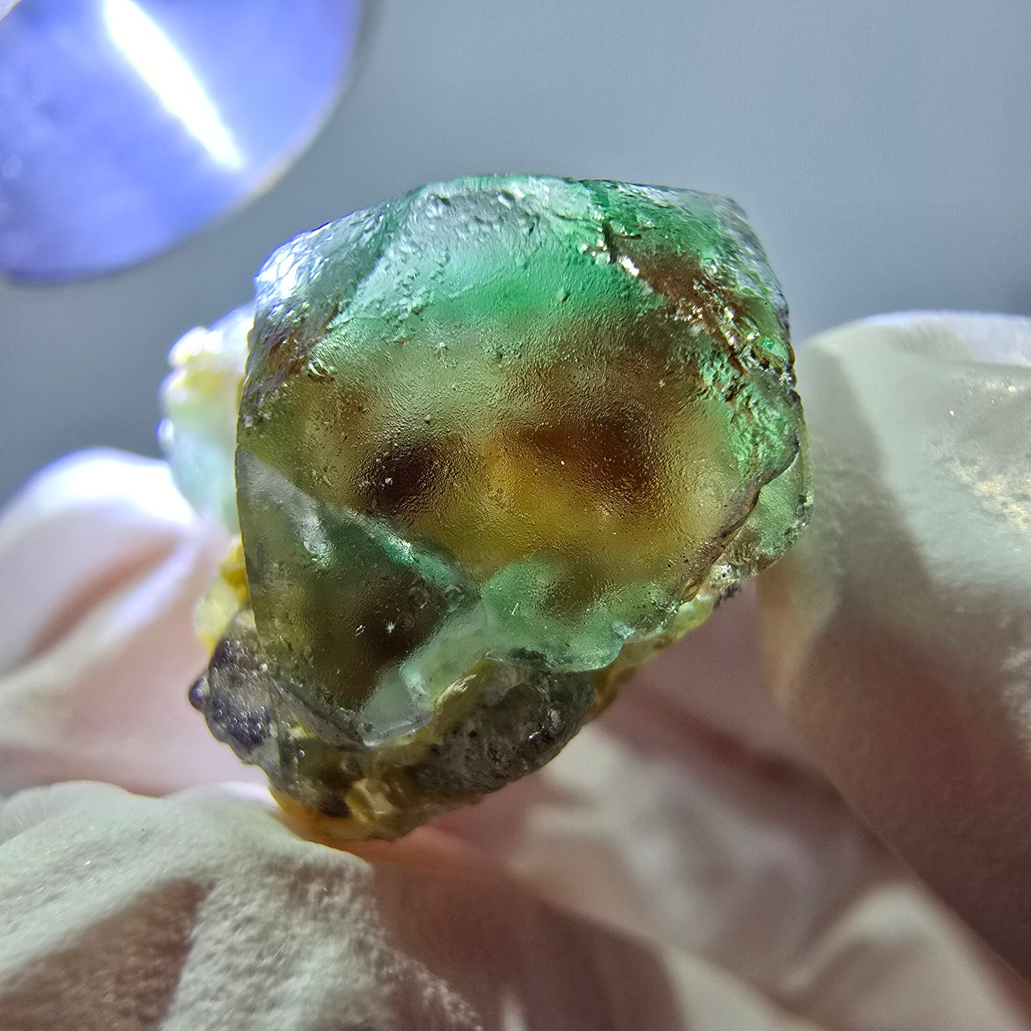 Cube de fluorite fantôme, spécimen de muscovite, Erongo, Namibie, 26 x 20 x 13 mm