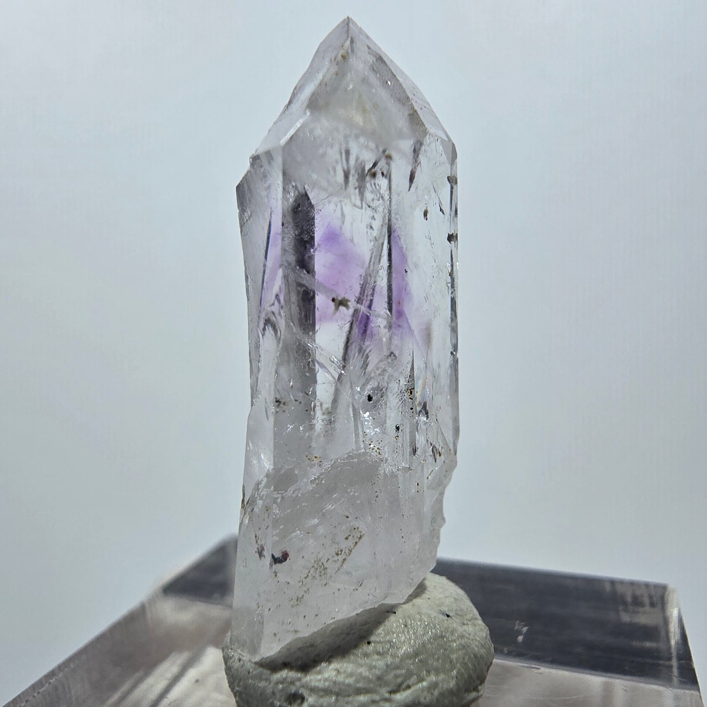 Améthyste fantôme avec hématite, mine Streep, Goboboseb, Namibie, 29 x 11 x 7 mm