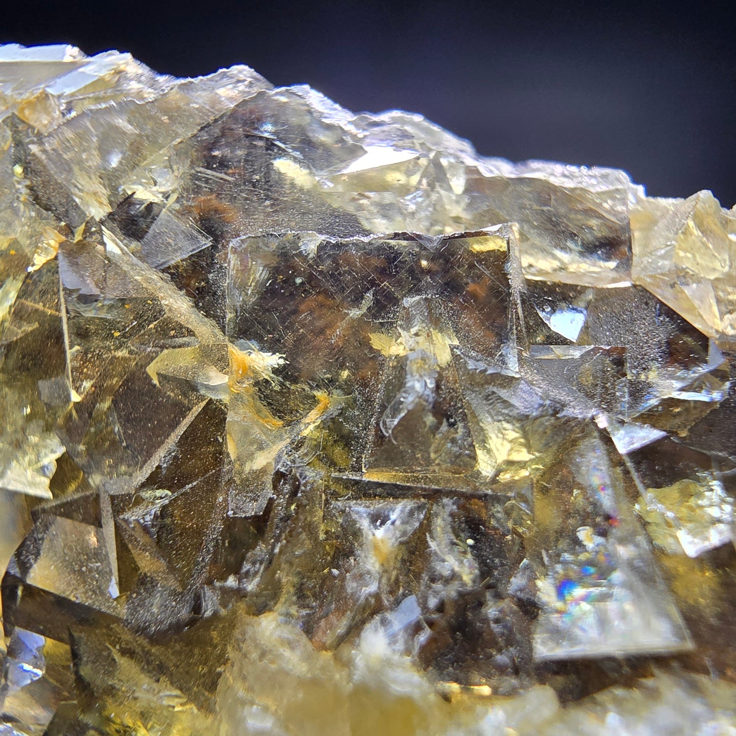 Klare Honey Pocket Phantom Fluorit Würfel Stufe gelb Okorusu, Namibia 73*52*16mm
